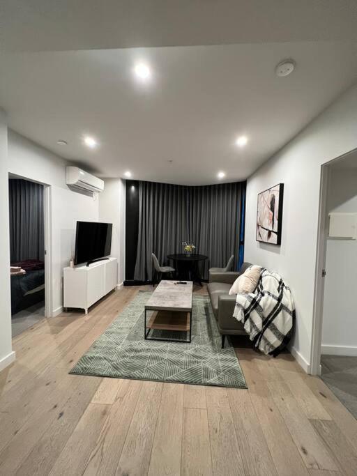 Comfy 2 Bed Apartment In The Heart Of Мельбурн Екстер'єр фото