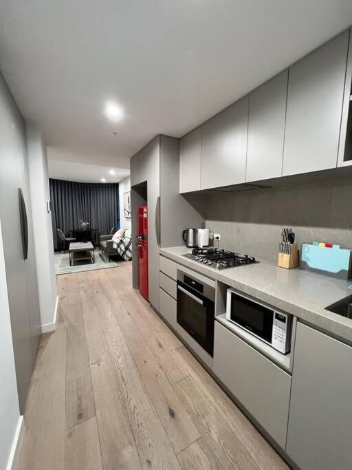 Comfy 2 Bed Apartment In The Heart Of Мельбурн Екстер'єр фото